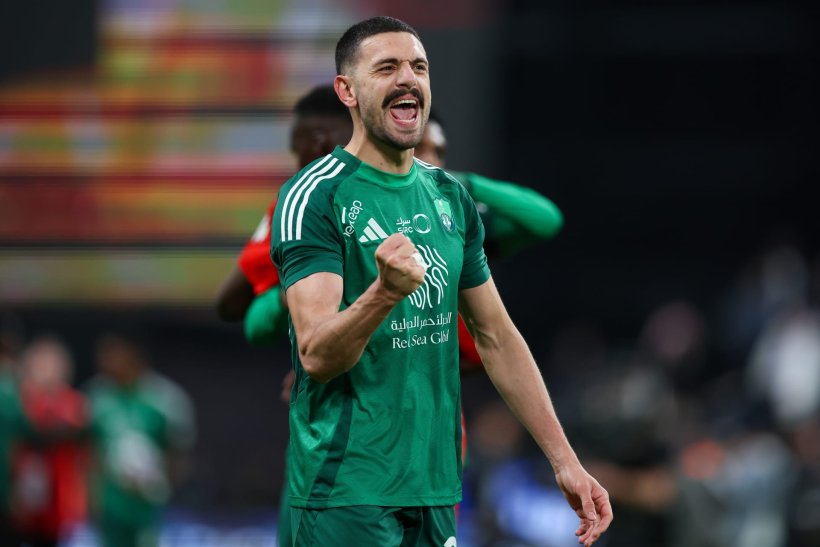 سباق مع الزمن في الأهلي لاستعادة خدمات ديميرال ضد ضمك