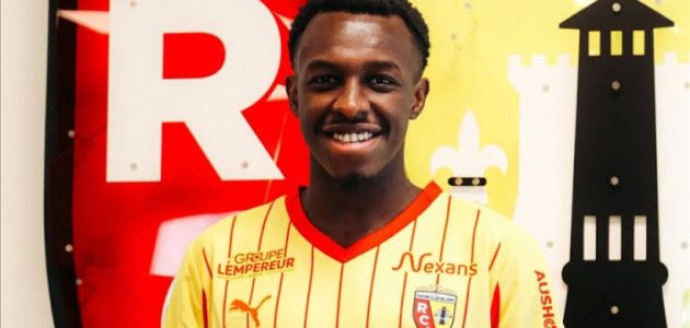 حارس الأخضر يكشف سر تميز سعود عبد الحميد