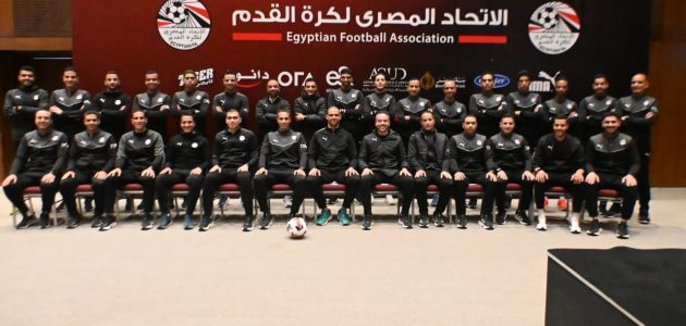 لجنة الحكام تسلم الشارة للحكام الدوليين – يلا لايف