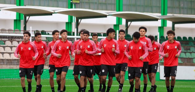 منتخب الناشئين يؤدي تدريبه تحت الأمطار استعداداً لمواجهة ليبيا  – يلا لايف