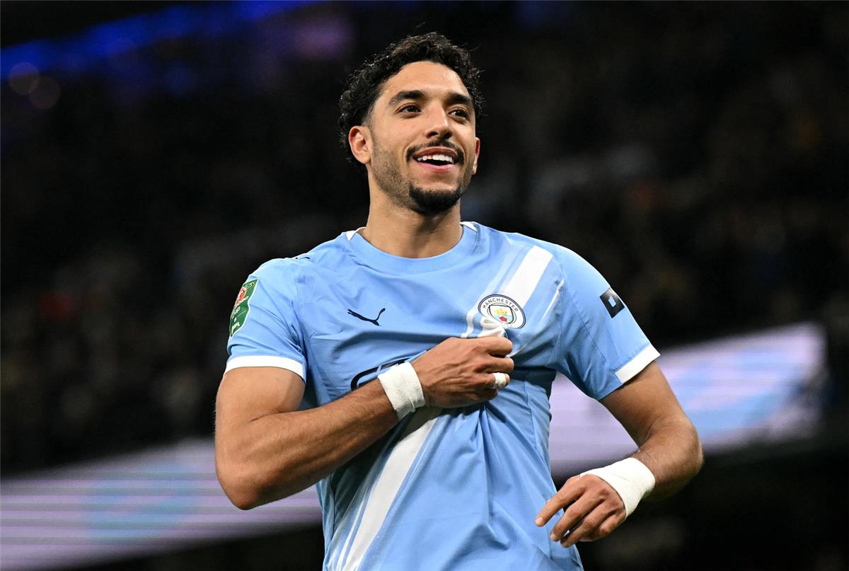 برشلونة يضع عمر مرموش ضمن أهداف الميركاتو الصيفي – يلا لايف