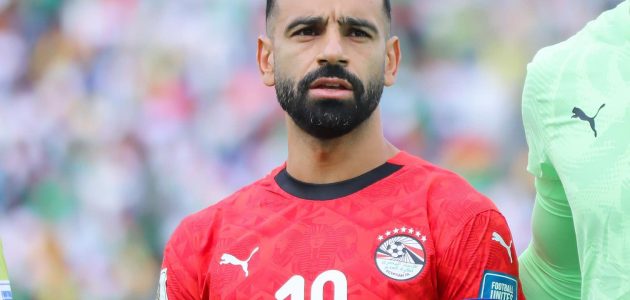 جهاز منتخب مصر يطمئن على محمد صلاح بعد إصابته مع ليفربول – يلا لايف