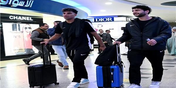 وفد السفارة المصرية بالجزائر يستقبل بعثة الزمالك فور وصولها لمواجهة شباب بلوزداد