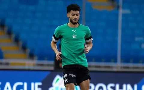 إصابة نبيل عماد دونجا خلال مباراة النجمة والنصر في الدوري السعودي – يلا لايف