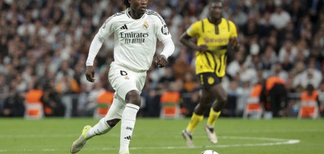 كامافينجا يثير الجدل بعد طرده أمام بايرن ميونخ ويؤكد التزامه بالبقاء مع ريال مدريد