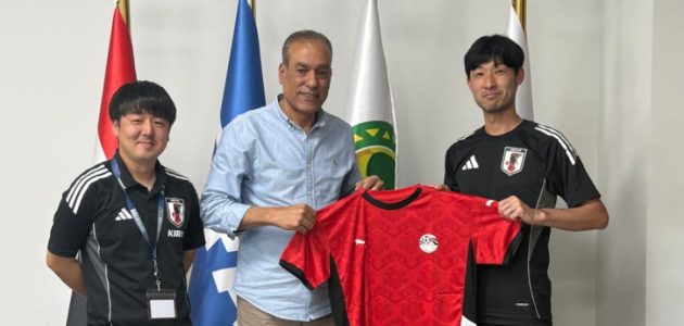 مصطفى عزام يستقبل بعثة منتخب اليابان للناشئين – يلا لايف